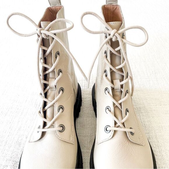 Madewell leather lace-up boots. - Picture 4 of 15